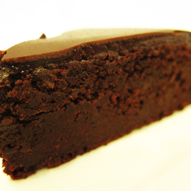 Chilli - čoko torta z cvikly s domácim pikantným brusnicovo - čokoládovým džemom