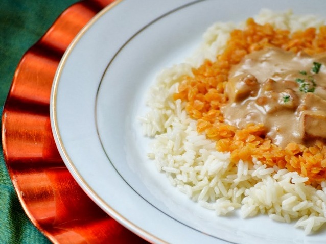 Thajské tofu s kokosovo-arašidovou omáčkou